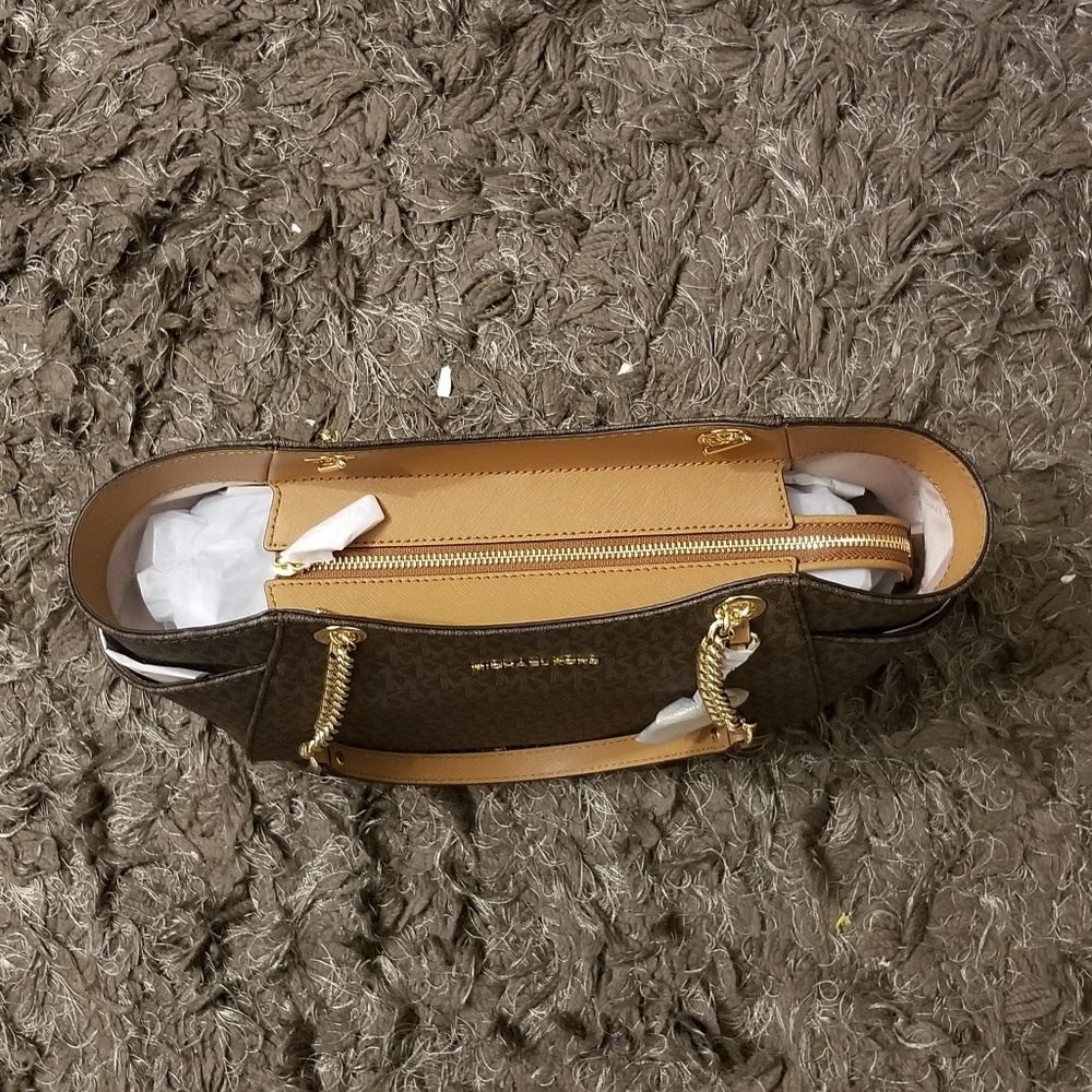 ***SOLD***Michael Kors Purse - Picture 3 of 6